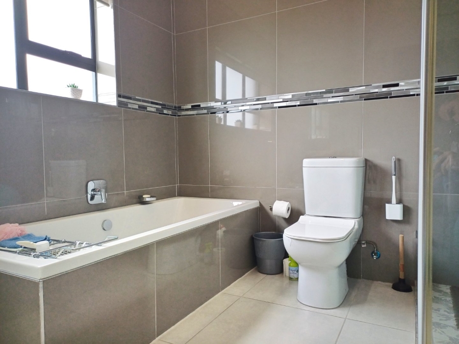 4 Bedroom Property for Sale in Tergniet Western Cape